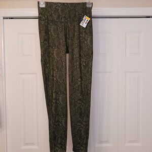 #367 3/$18 - All in Motion Green Leggings Size XS